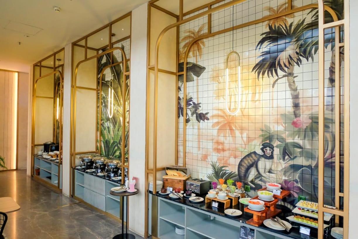 Neo Hotel Puri Indah Jakarta Exterior photo