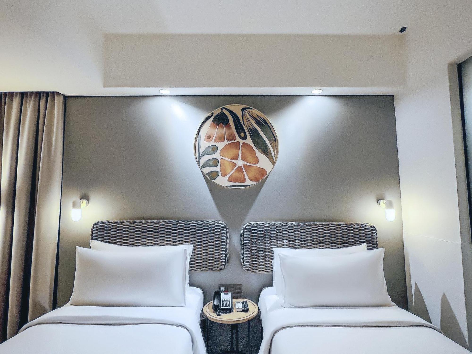 Neo Hotel Puri Indah Jakarta Exterior photo