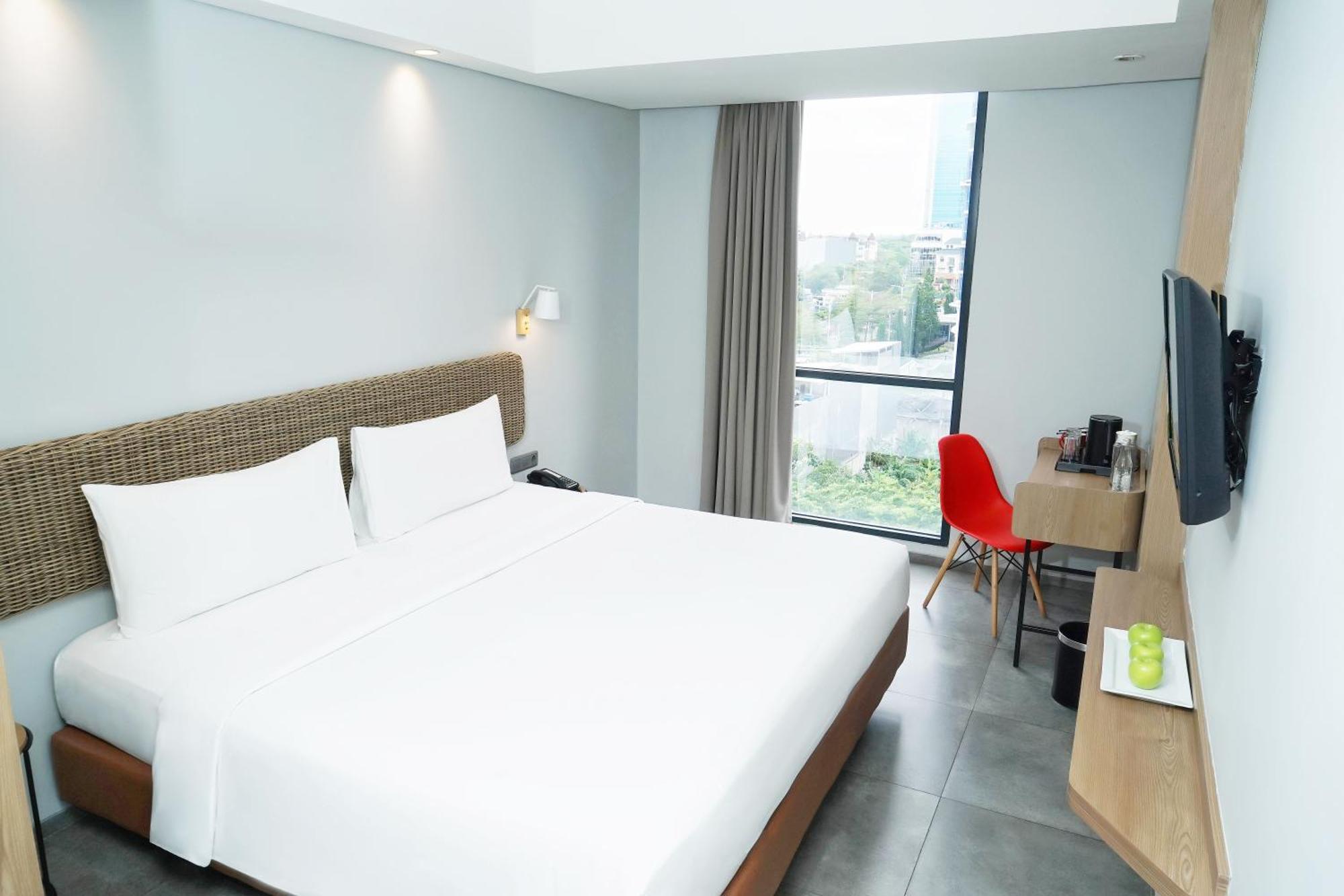 Neo Hotel Puri Indah Jakarta Exterior photo